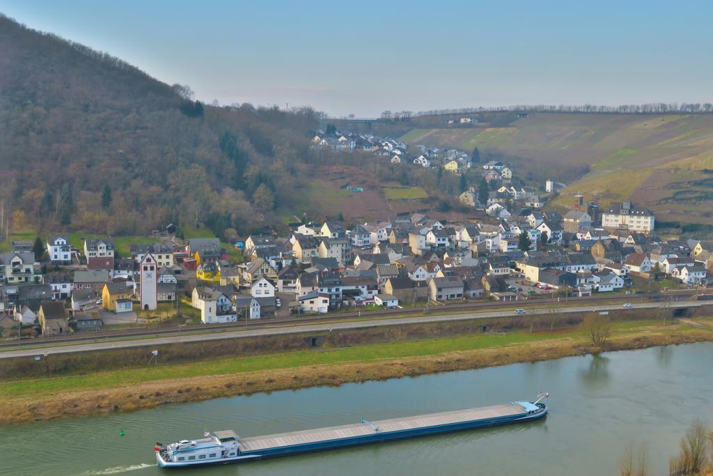 Ferienwohnungen Haus Am Wuerzlaysteig Lehmen Экстерьер фото