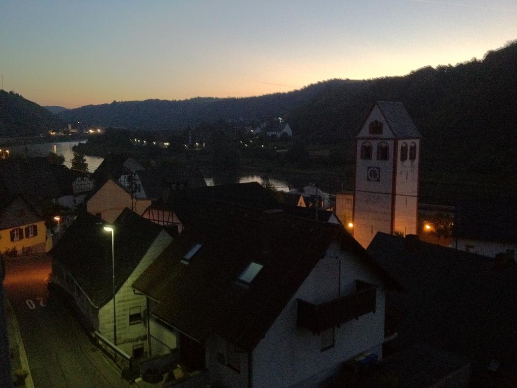 Ferienwohnungen Haus Am Wuerzlaysteig Lehmen Экстерьер фото