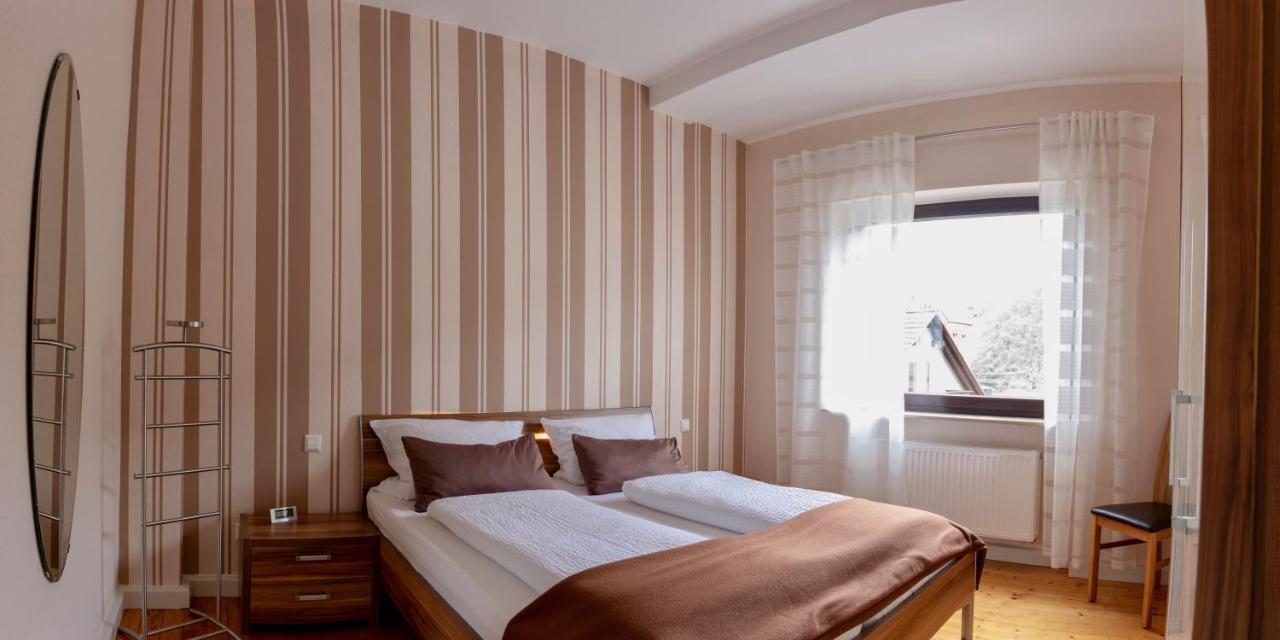 Ferienwohnungen Haus Am Wuerzlaysteig Lehmen Экстерьер фото